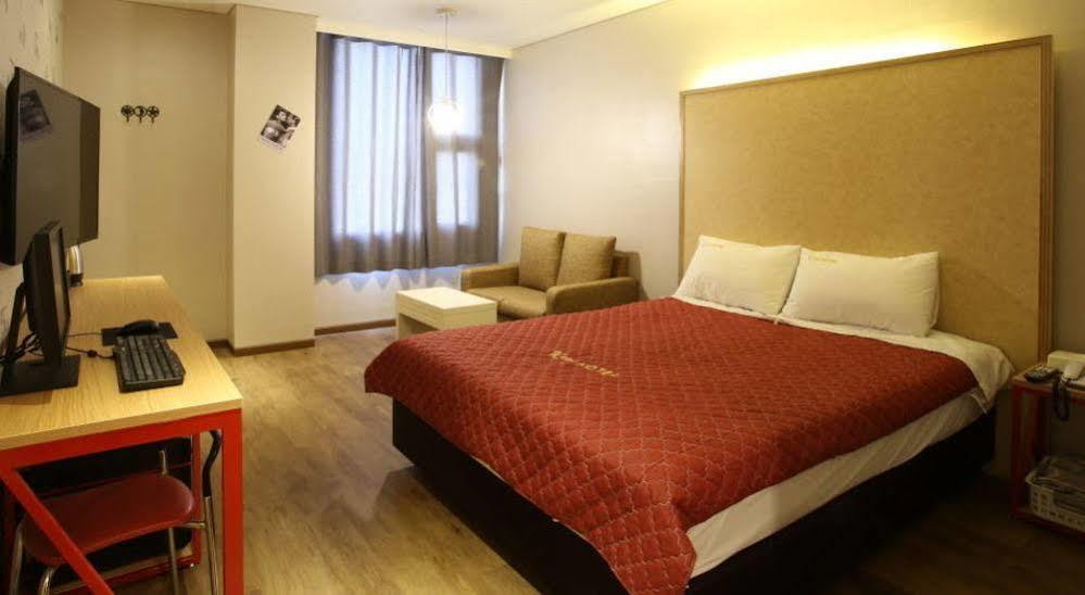 K City Hotel Сеул Екстериор снимка